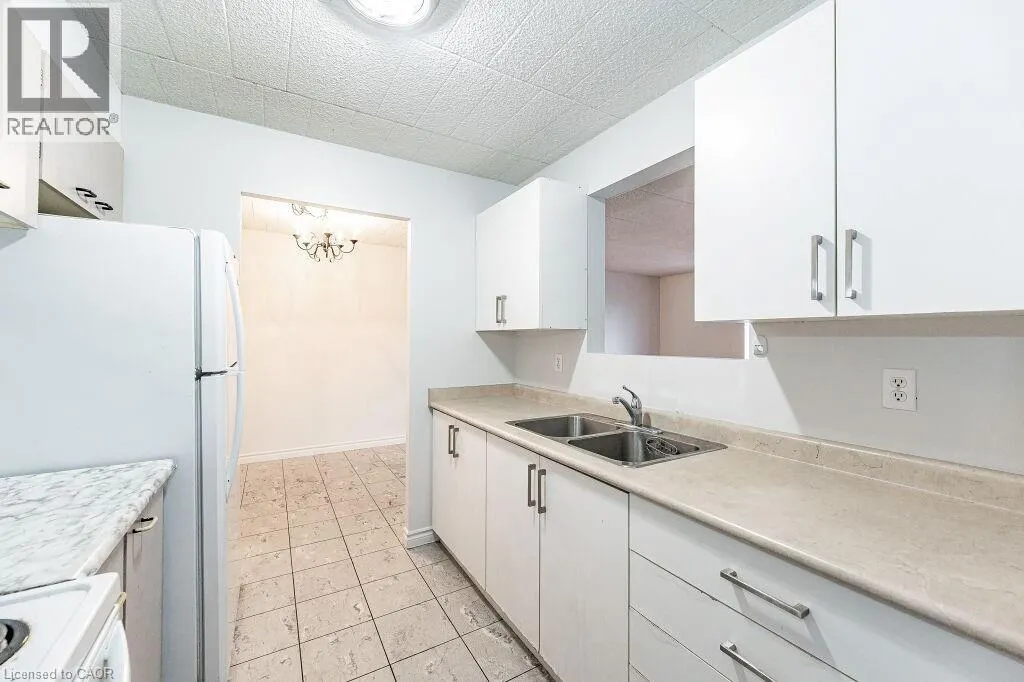 75 HAZELGLEN Drive Unit# 305, #305