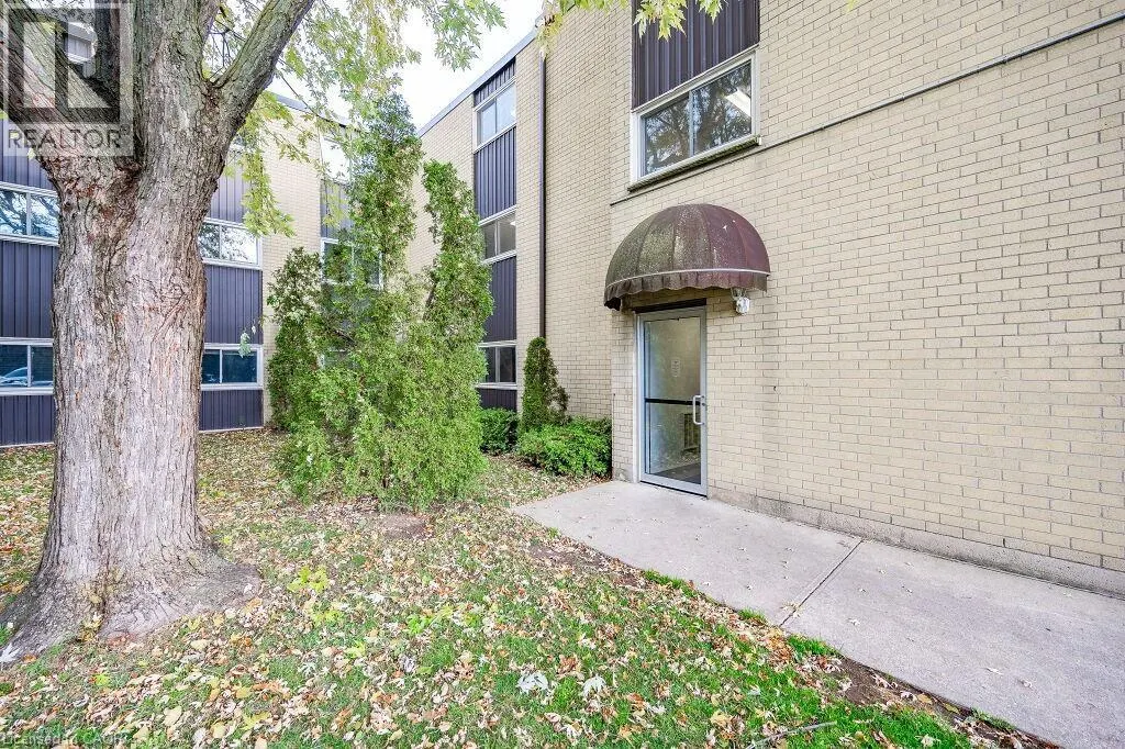 75 HAZELGLEN Drive Unit# 305, #305