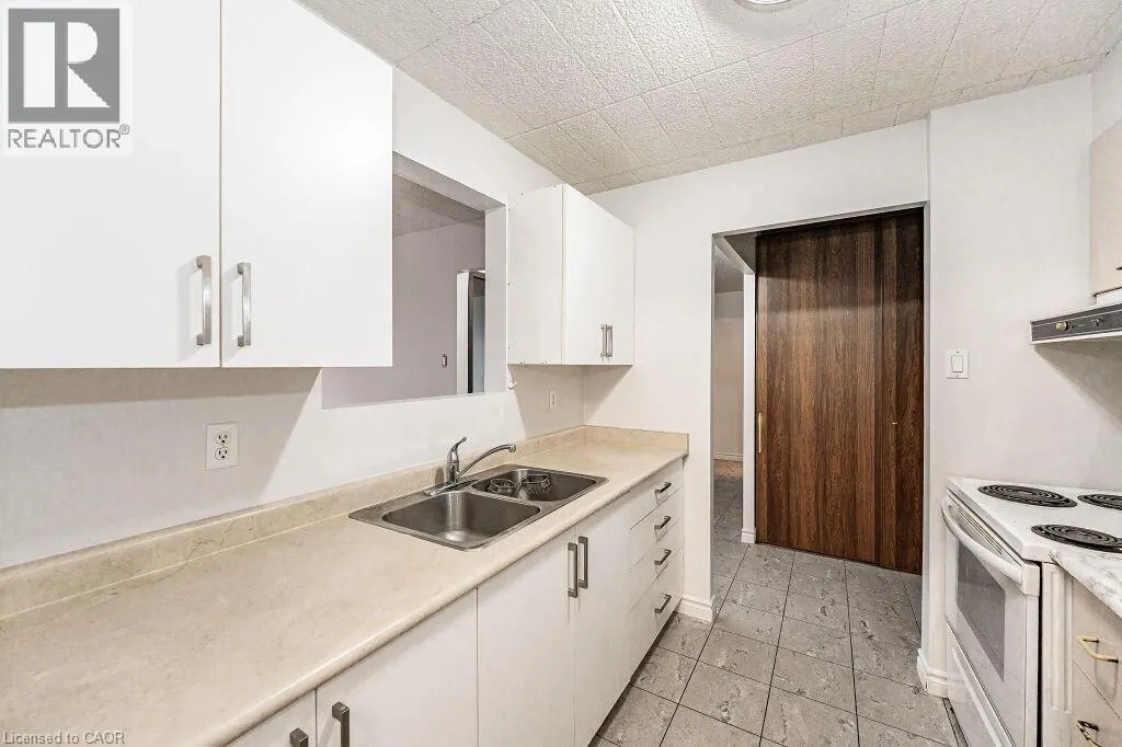 75 HAZELGLEN Drive Unit# 305, #305