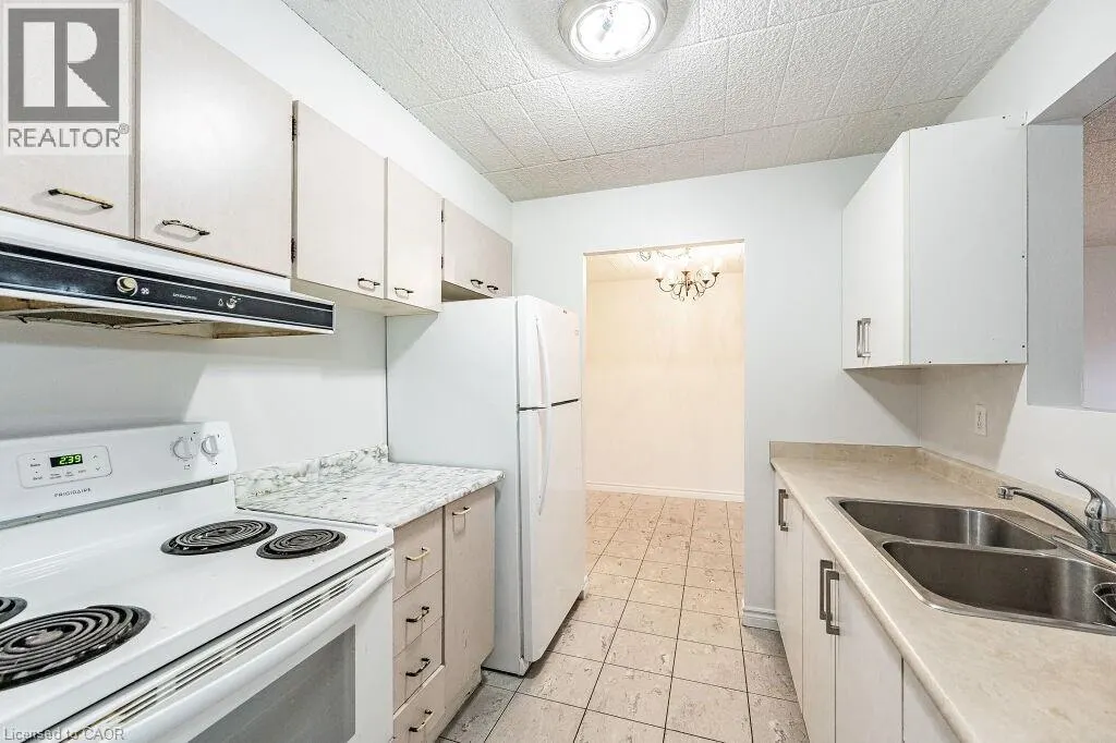 75 HAZELGLEN Drive Unit# 305, #305