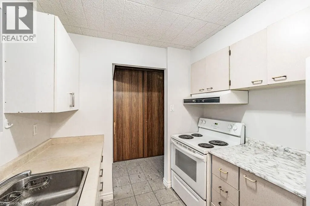 75 HAZELGLEN Drive Unit# 305, #305