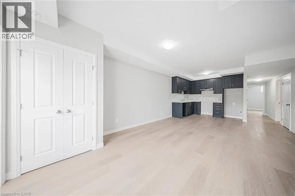 10 SOUTH CREEK Drive Unit# 25, #25
