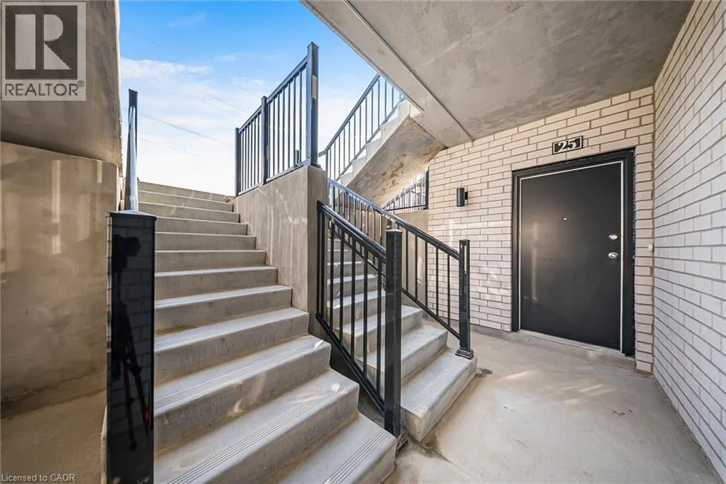 10 SOUTH CREEK Drive Unit# 25, #25