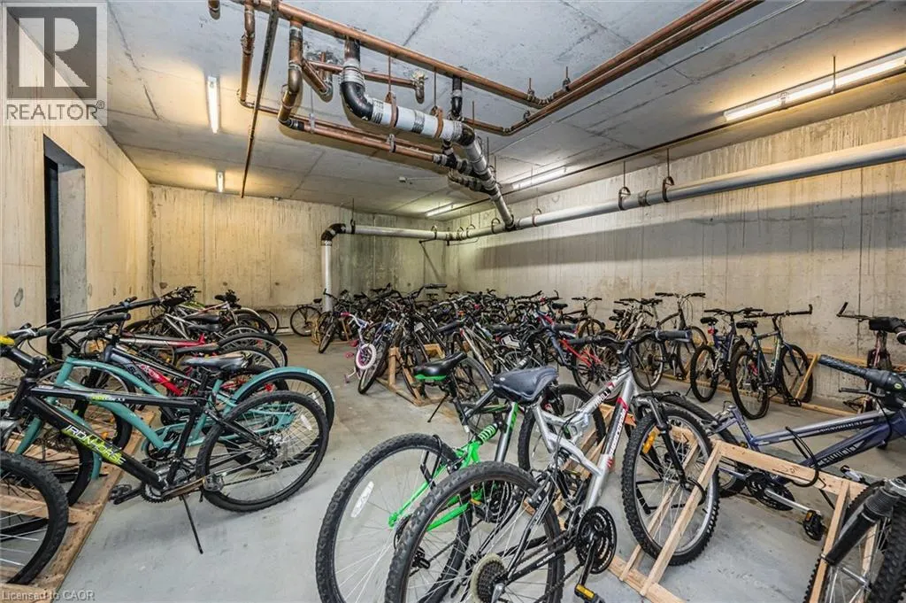 35 GREEN VALLEY Drive Unit# 304, #304