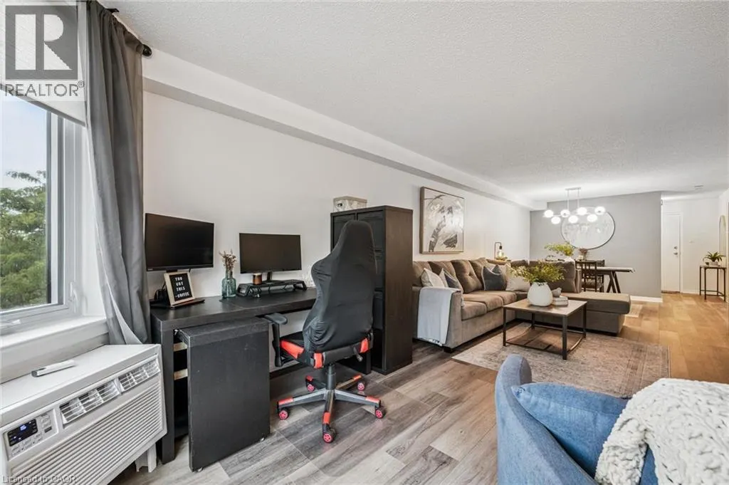 35 GREEN VALLEY Drive Unit# 304, #304