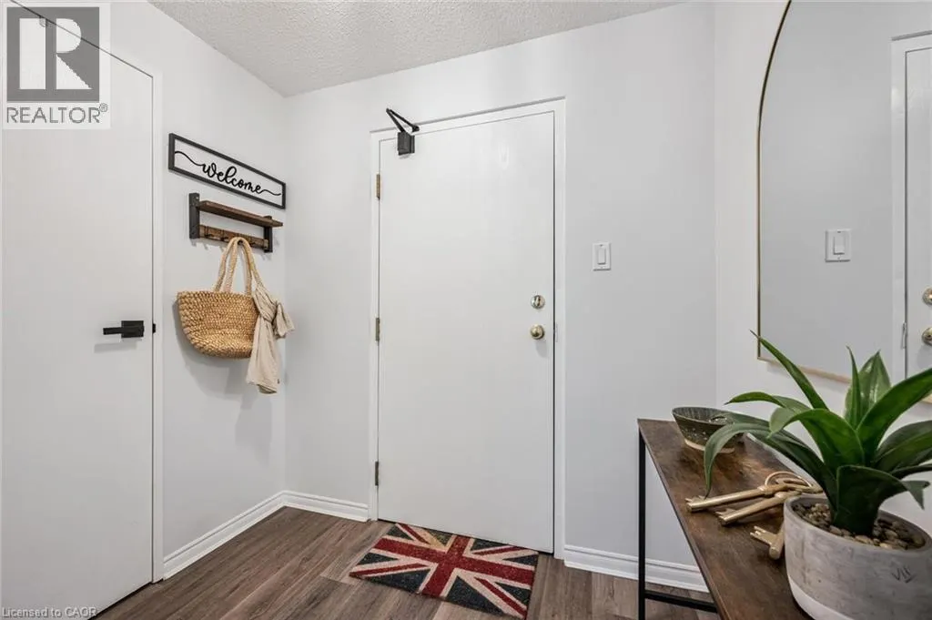 35 GREEN VALLEY Drive Unit# 304, #304