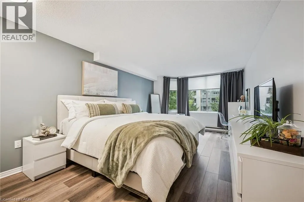 35 GREEN VALLEY Drive Unit# 304, #304