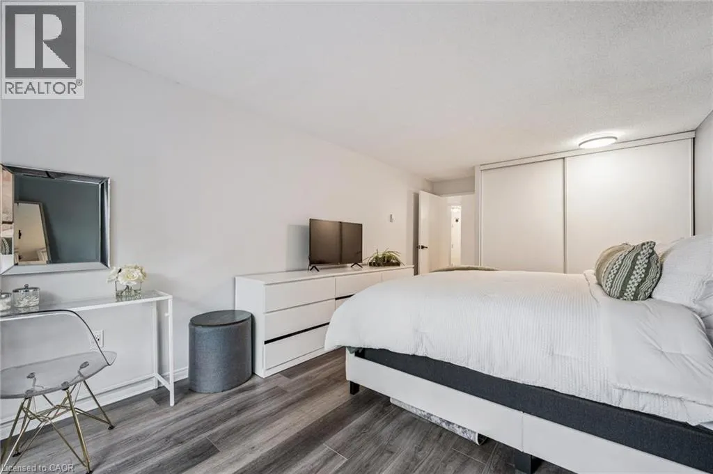 35 GREEN VALLEY Drive Unit# 304, #304