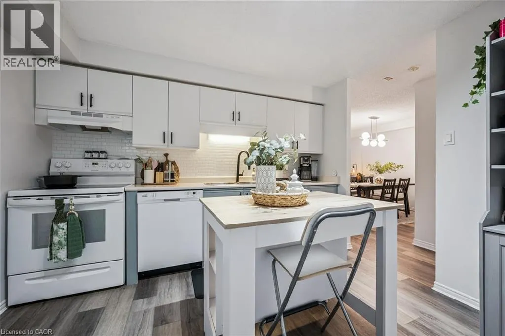 35 GREEN VALLEY Drive Unit# 304, #304