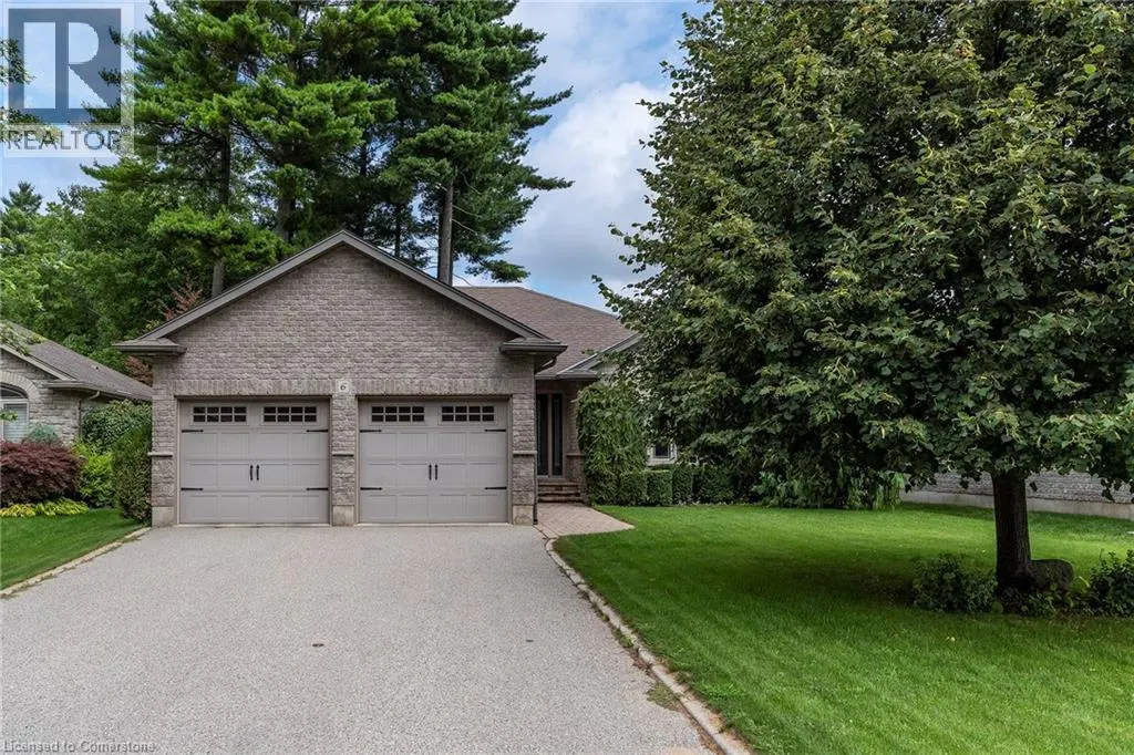 6 WINTERGREEN Crescent