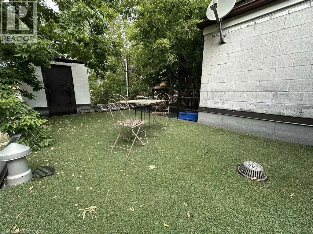 237 JAMES Street N Unit# 3, #3