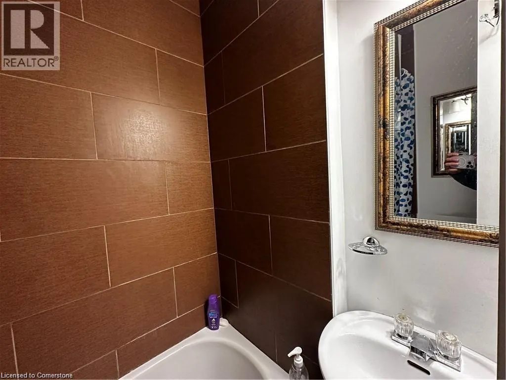237 JAMES Street N Unit# 3, #3