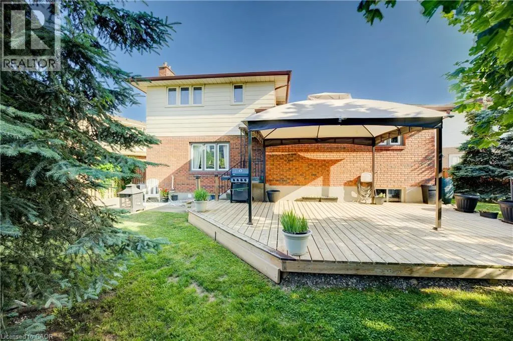 10 WINFIELD Court