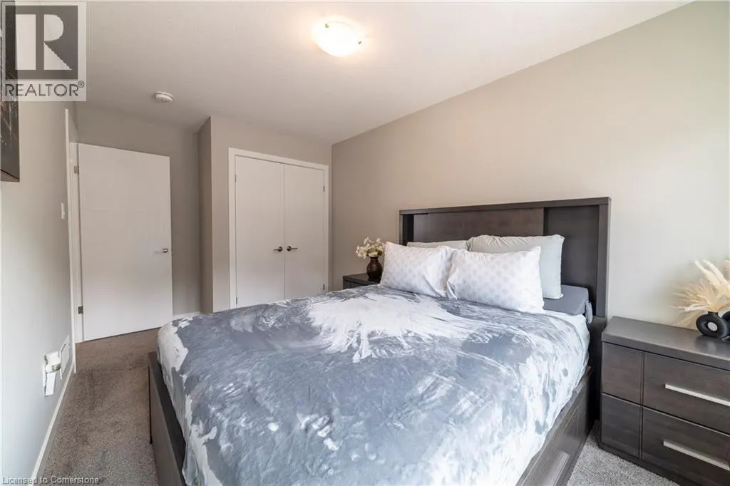 933 ROBERT FERRIE Drive