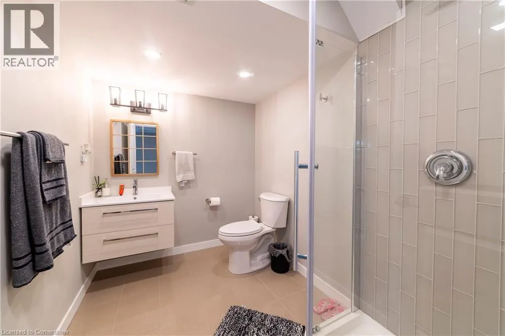 933 ROBERT FERRIE Drive