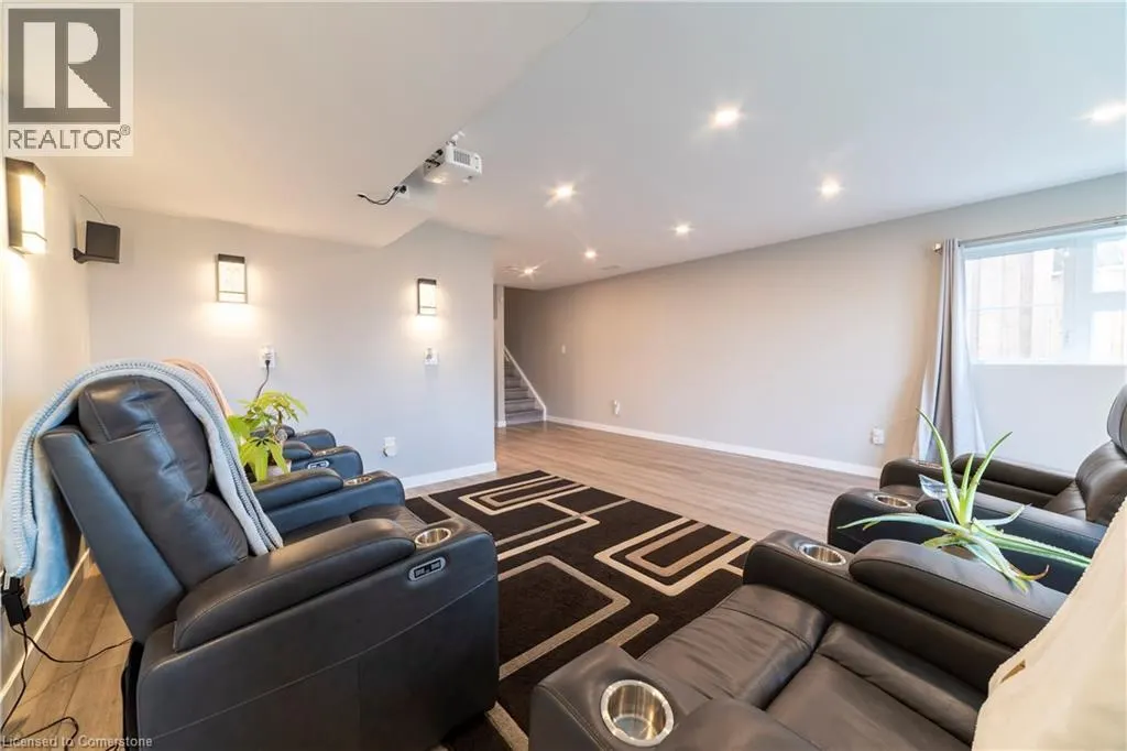 933 ROBERT FERRIE Drive