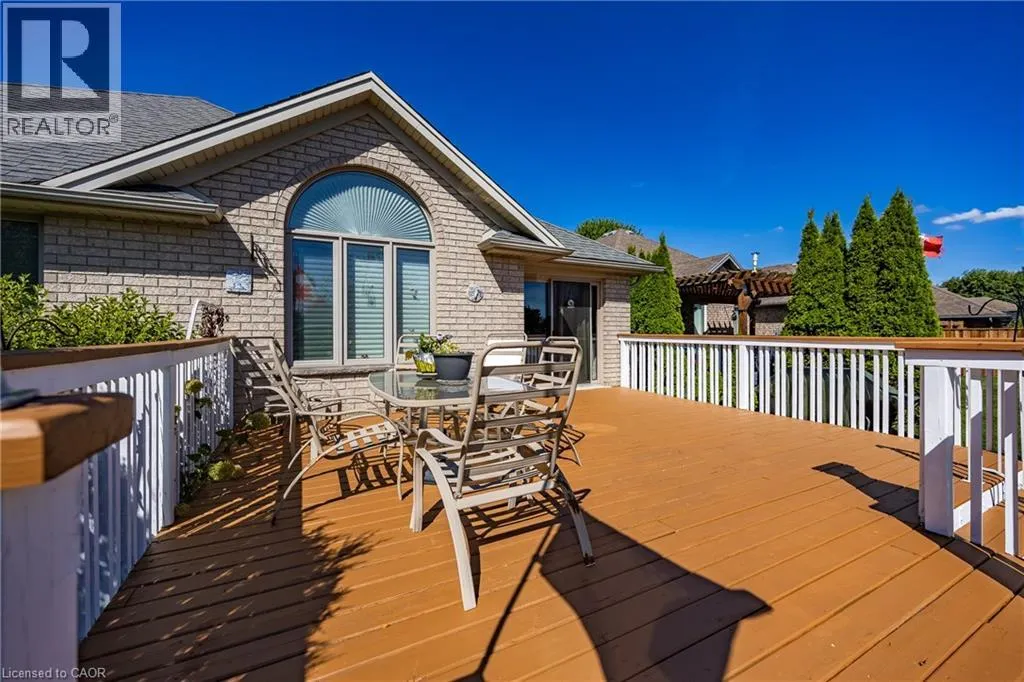 60 WILLOWDALE Crescent