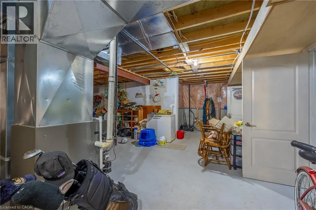 60 WILLOWDALE Crescent