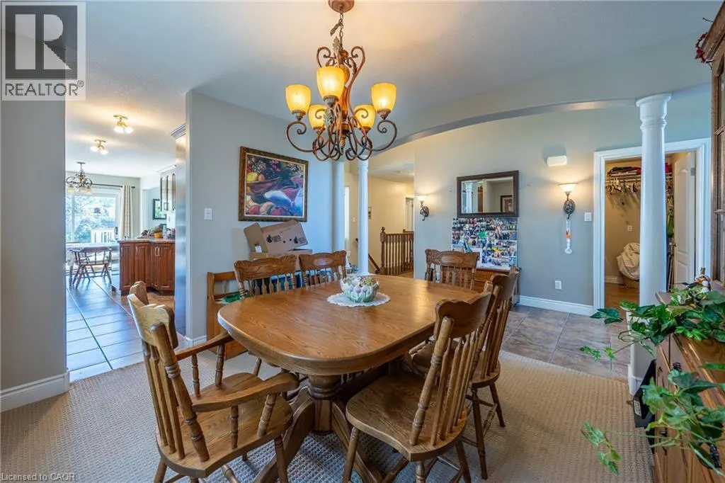 60 WILLOWDALE Crescent