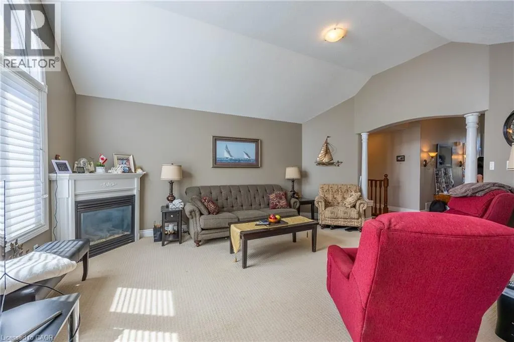 60 WILLOWDALE Crescent
