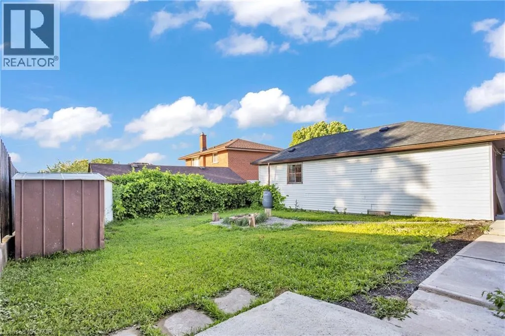 84 AVALON Place