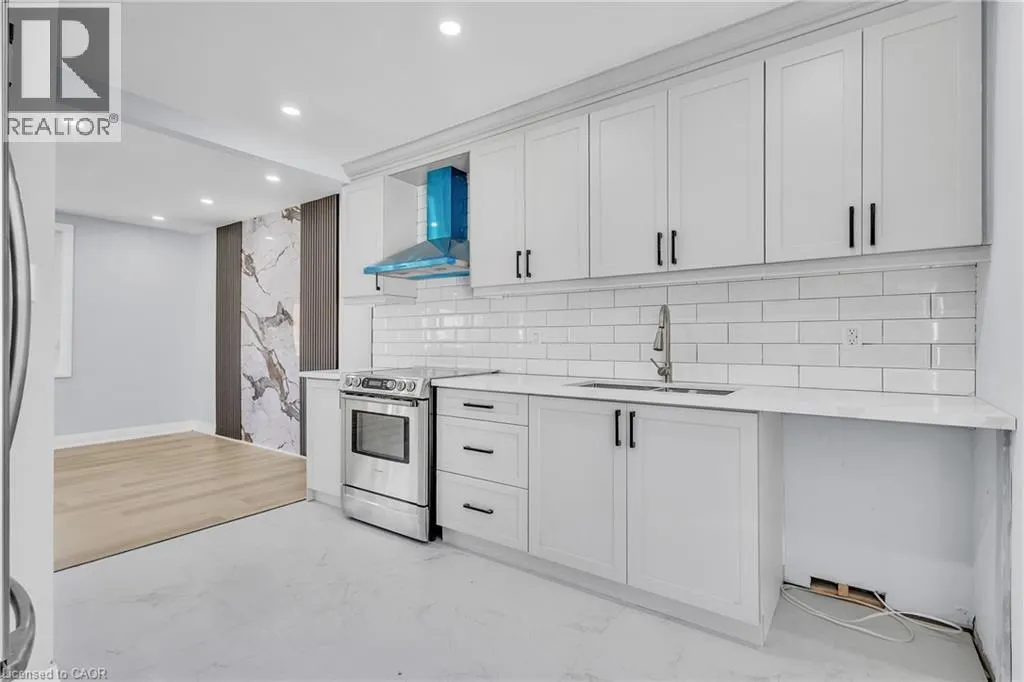 84 AVALON Place