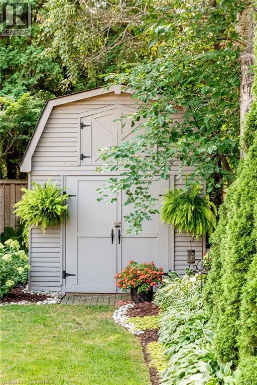 66 GARDEN Avenue