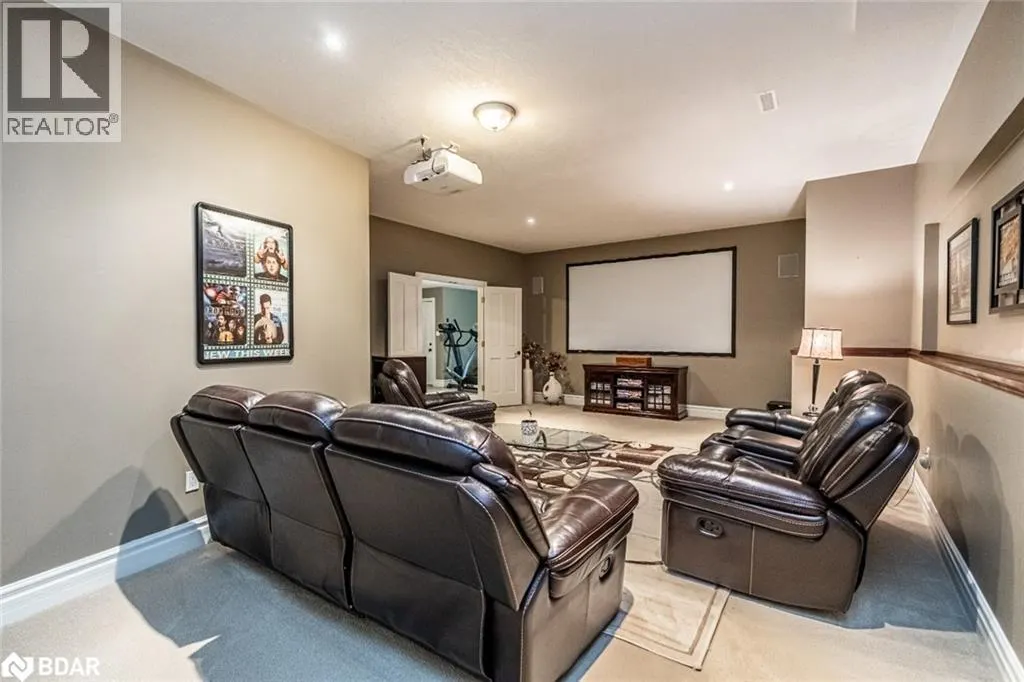 32 GALLAGHER Crescent