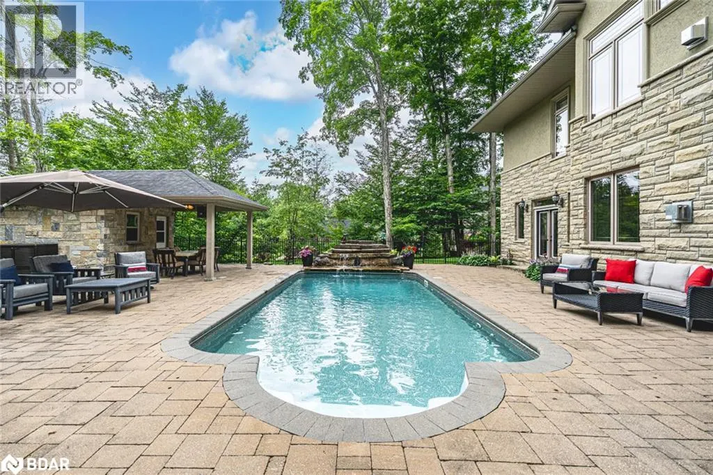32 GALLAGHER Crescent