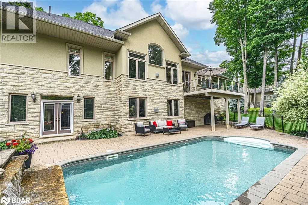 32 GALLAGHER Crescent