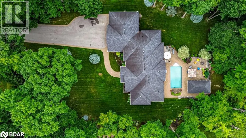 32 GALLAGHER Crescent
