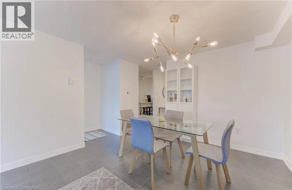 35 GREEN VALLEY Drive Unit# 211, #211