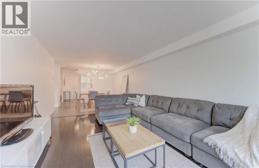 35 GREEN VALLEY Drive Unit# 211, #211