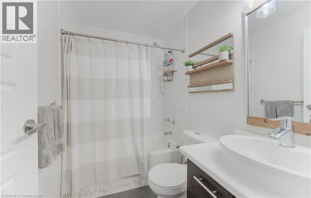 35 GREEN VALLEY Drive Unit# 211, #211