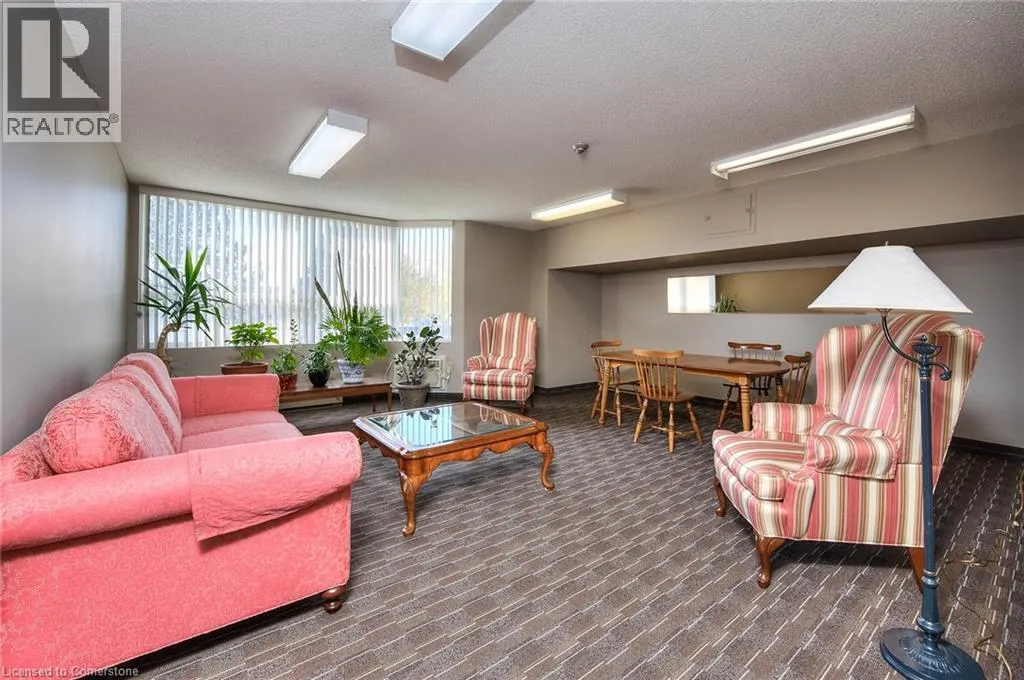 35 GREEN VALLEY Drive Unit# 211, #211
