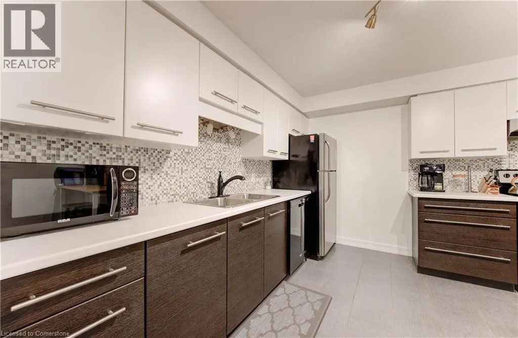 35 GREEN VALLEY Drive Unit# 211, #211