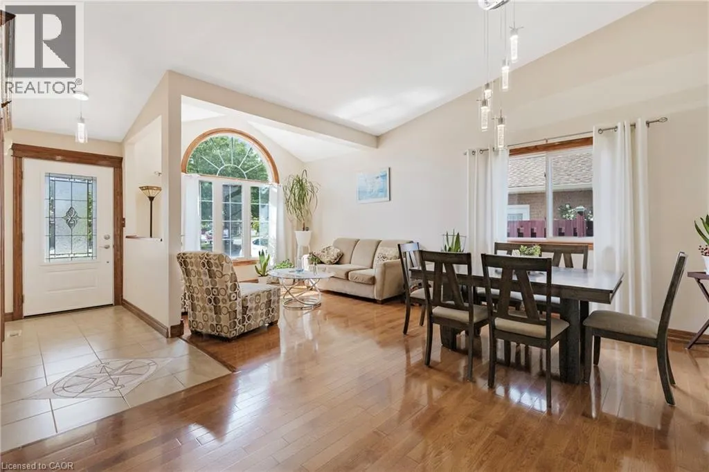 46 FOXHILL Crescent