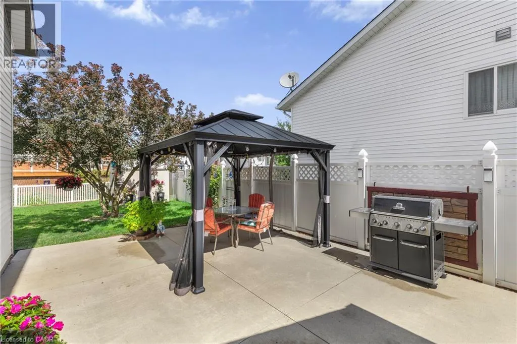46 FOXHILL Crescent