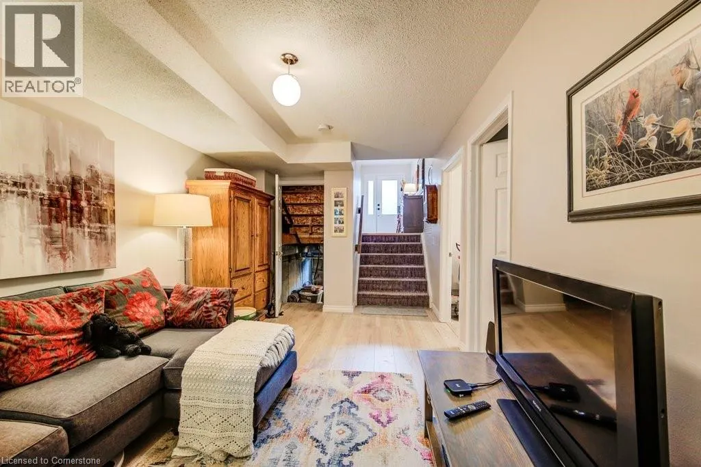 375 HOLIDAY INN Drive Unit# 11, #11