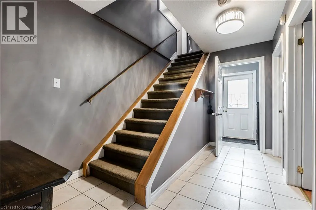 75 SEKURA Crescent