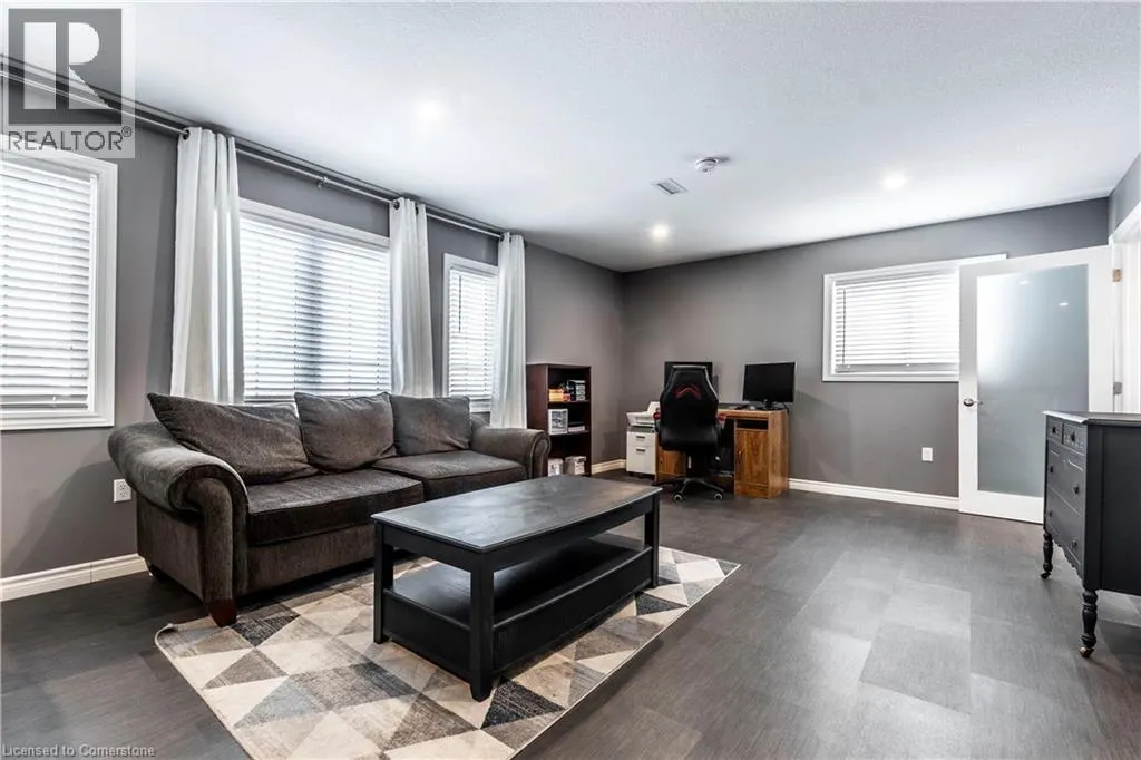 75 SEKURA Crescent
