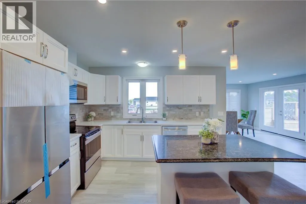 85 LAKE BREEZE Drive