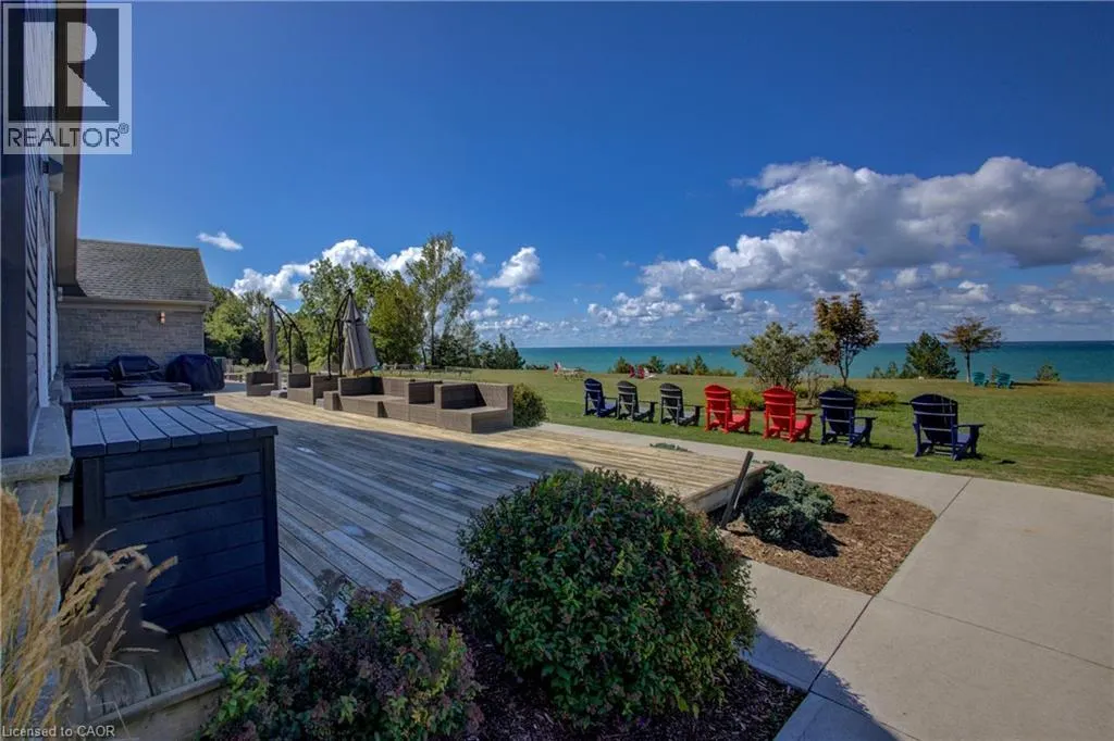 85 LAKE BREEZE Drive