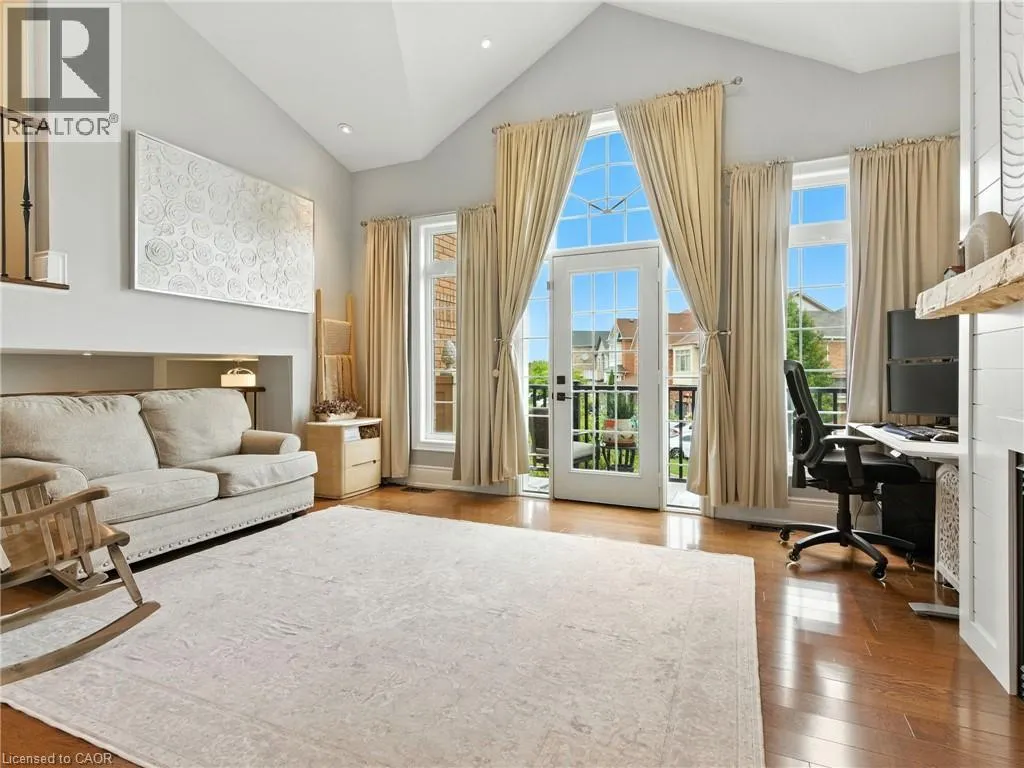 200 GIDDINGS Crescent
