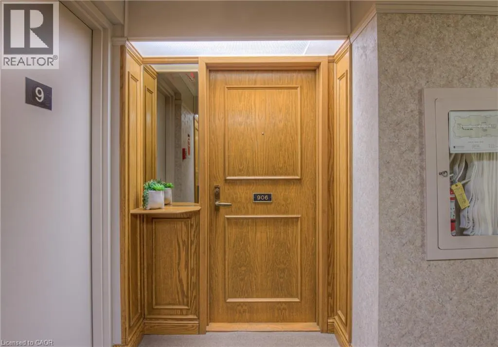 4 WILLOW Street Unit# 906, #906