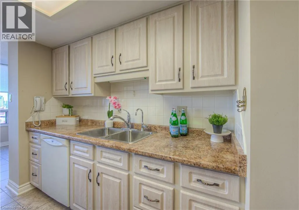4 WILLOW Street Unit# 906, #906