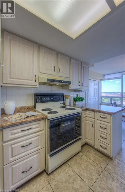 4 WILLOW Street Unit# 906, #906