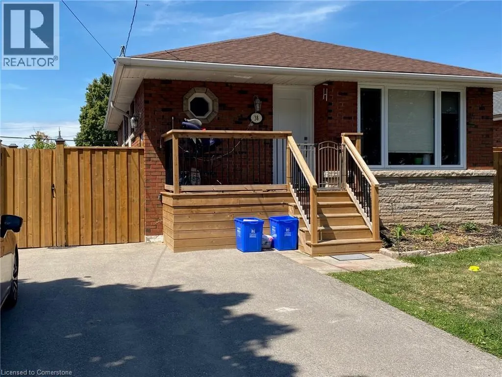 38 WARREN Avenue