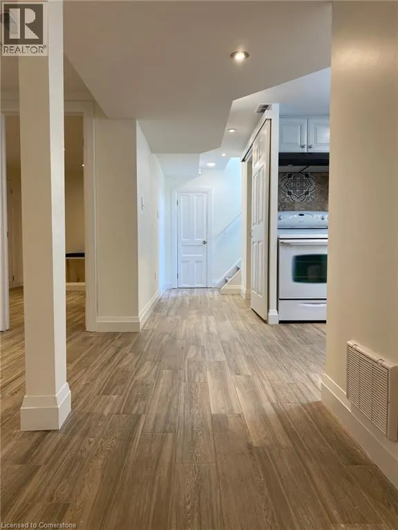 38 WARREN Avenue