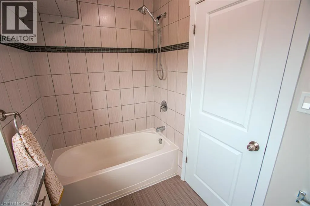 489 EAST Avenue Unit# B, #B